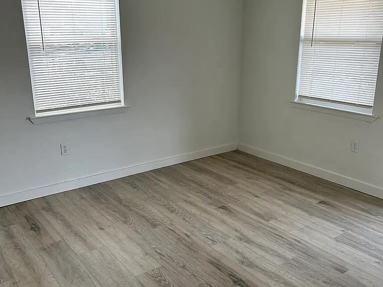 1005 Pinetree Rd — Photo 20