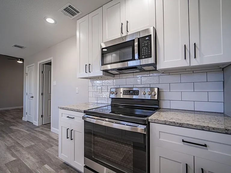 5866 Cliff Path — Photo 10