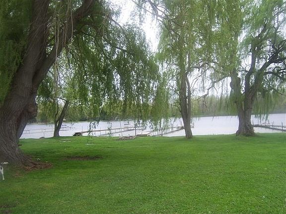 2nd image of 50 Blue Pond Mnr