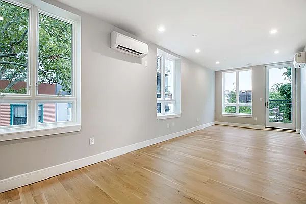 2nd image of 102 Quincy St #3A