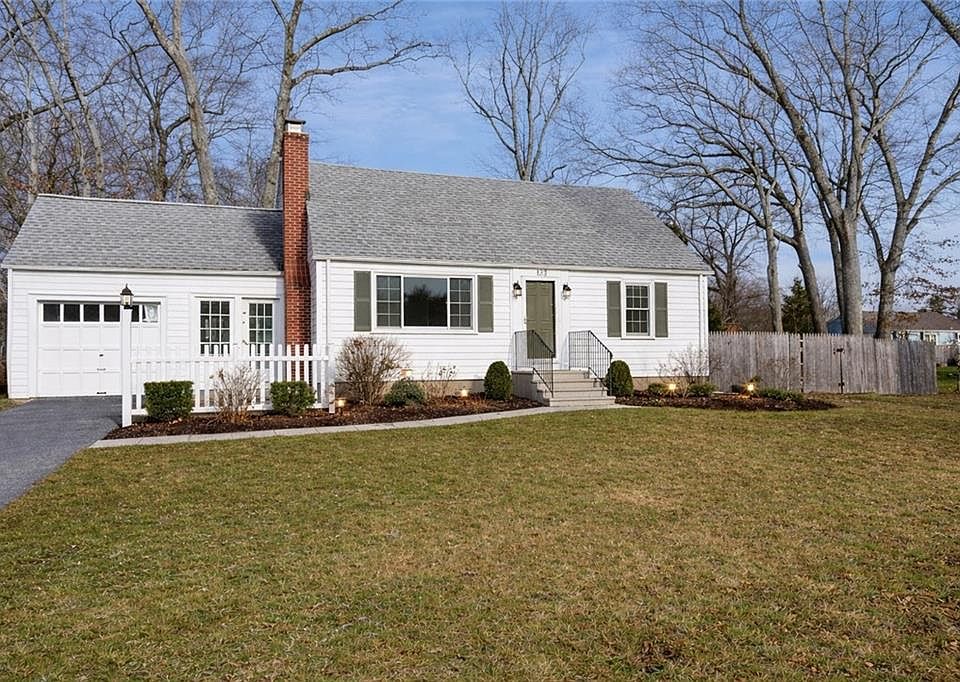 1st image of 123 S Pierce Rd