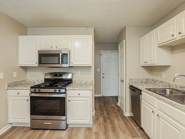 54 Virginia Heights Dr — Photo 7
