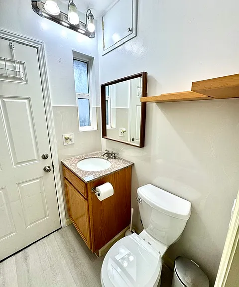 520 E 15th St #3 — Photo 6