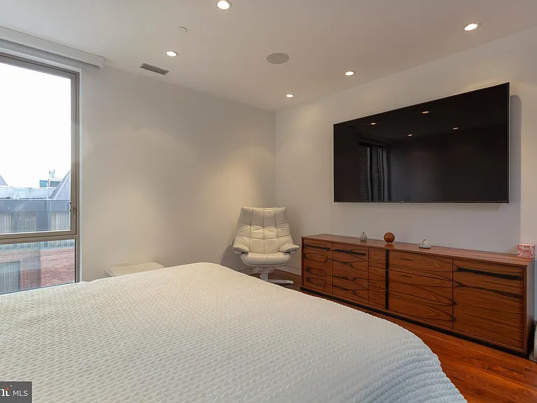 111 Walnut St — Photo 12
