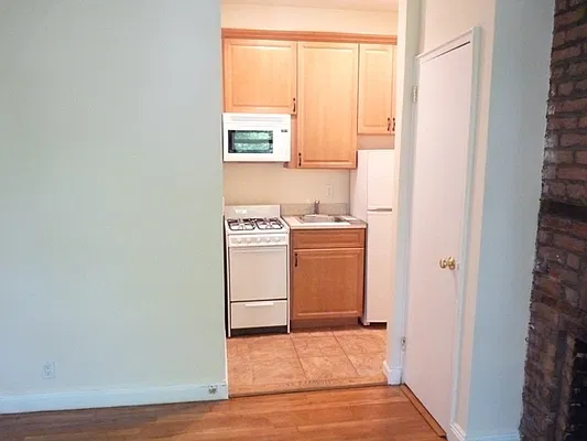 Rented by Nest Seekers International | media 6