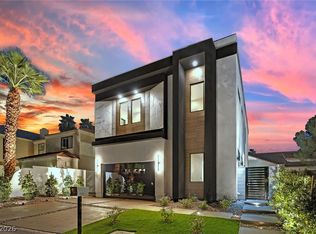 2818 Queens Courtyard Dr, Las Vegas, NV 89109