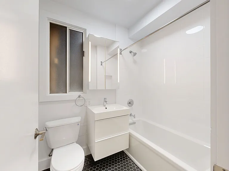 930 Post St #9 — Photo 11