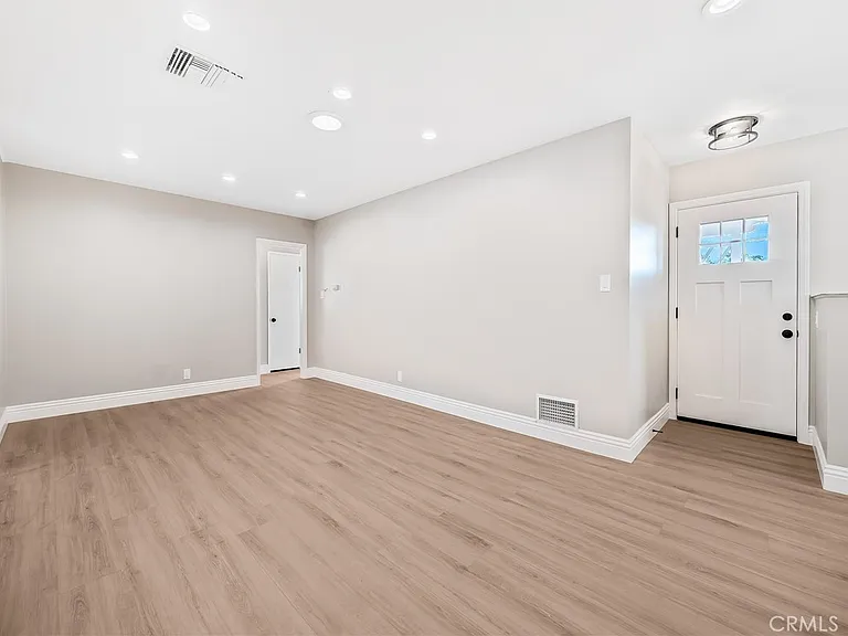10101 Memory Park Ave — Photo 26