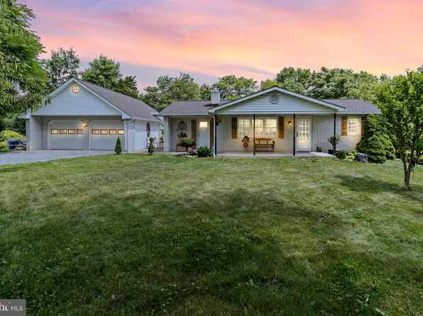 48 Calvin Unger Ln, Berkeley Springs, WV 25411