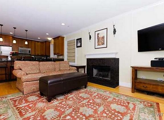 4th image of 4622 N Ashland Ave APT 2N