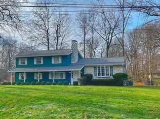 1079 Carol Ln, Tallmadge, OH 44278