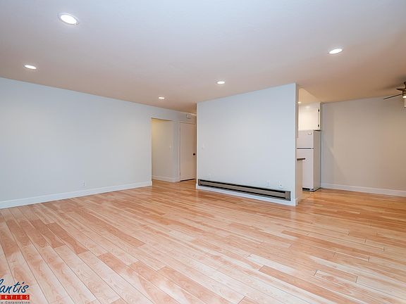4th image of 199 Acalanes Dr APT 4