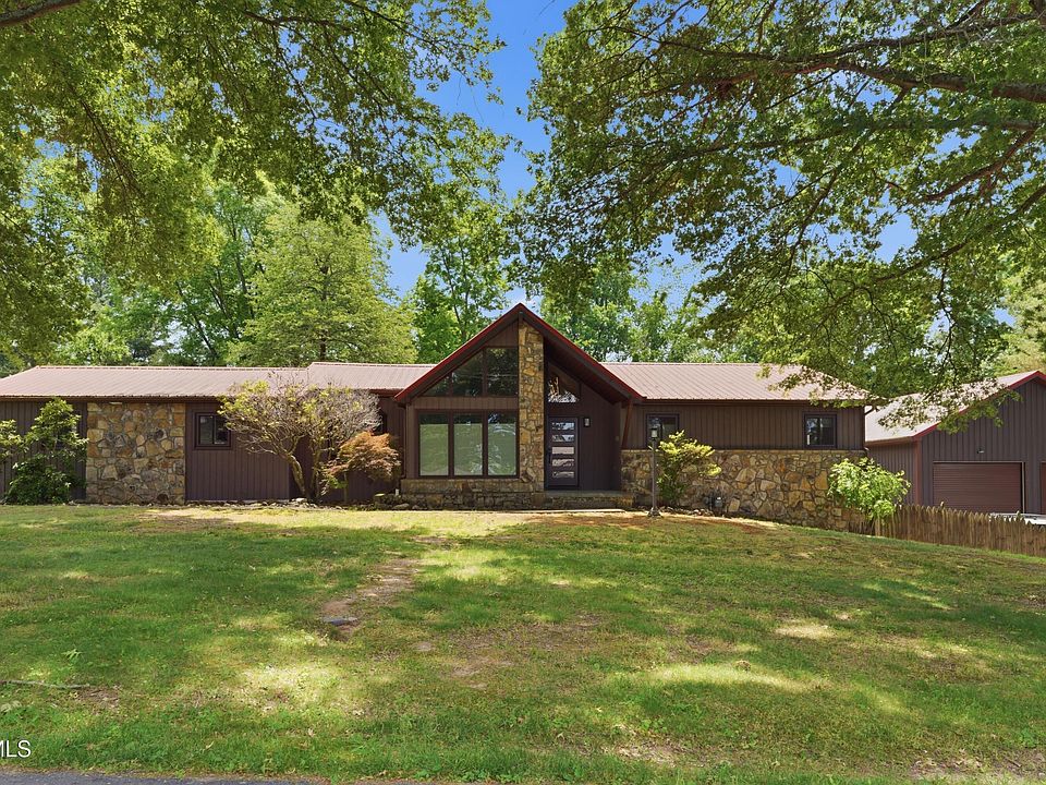 1st image of 205 Spring Valley Rd