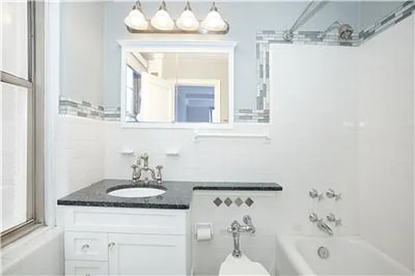 Sold by R New York | media 10