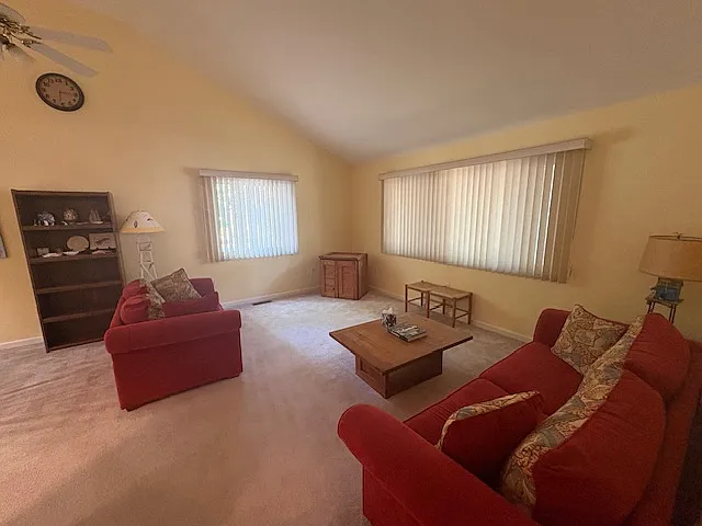 51 Newport Dr — Photo 4