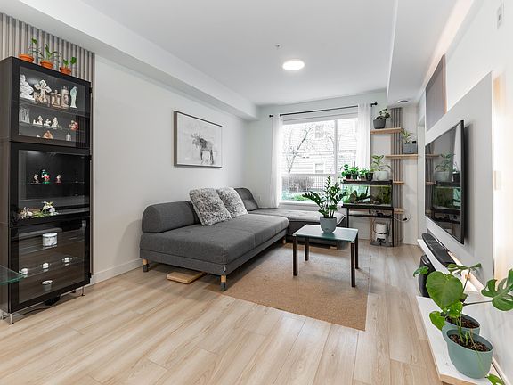 3rd image of 11913 Burnett St #105