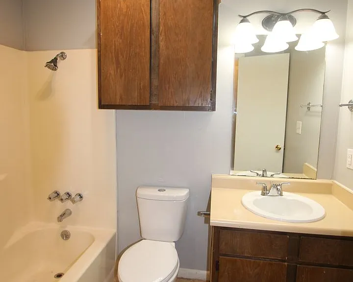 Wyndham Hill Apartments conveniently located in Southeast Tyler — Photo 12