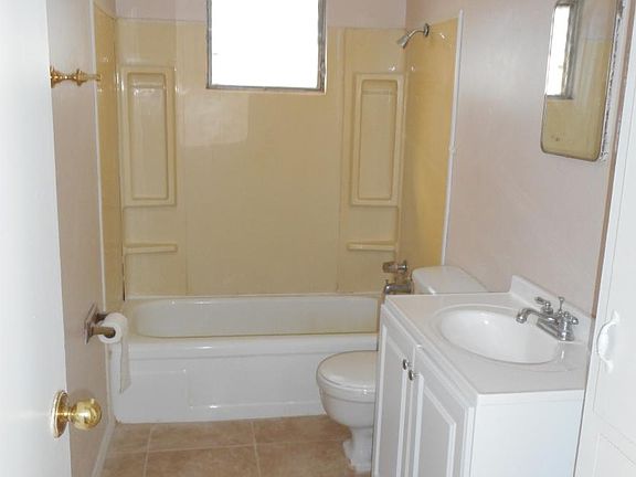 2nd image of 1221 Lampkin St