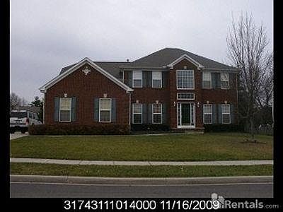 2nd image of 8102 Chateau Ln