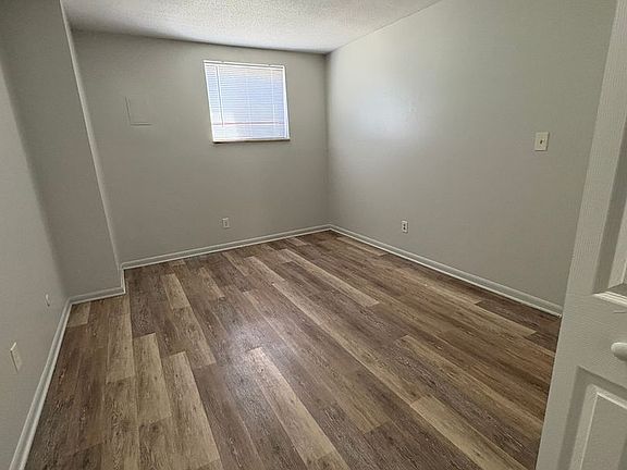 5th image of 2101 Ottawa St APT 101B