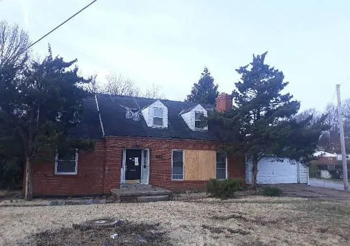 4730 Edgewood Blvd photo 1