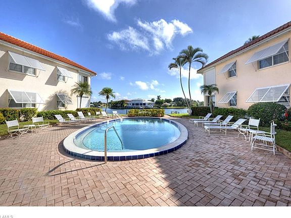 4th image of 3070 Gulf Shore Blvd N