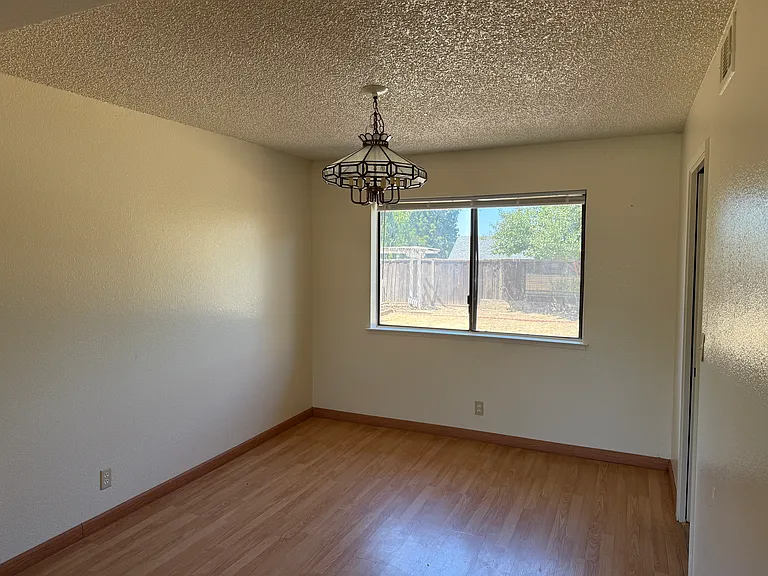 Mendocino Dr — Photo 10