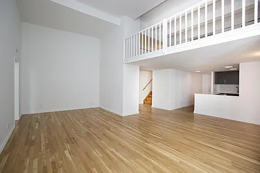 Rented by Space Marketing Shop