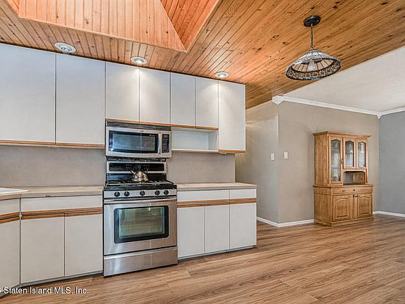 5th image of 15 Bovanizer St