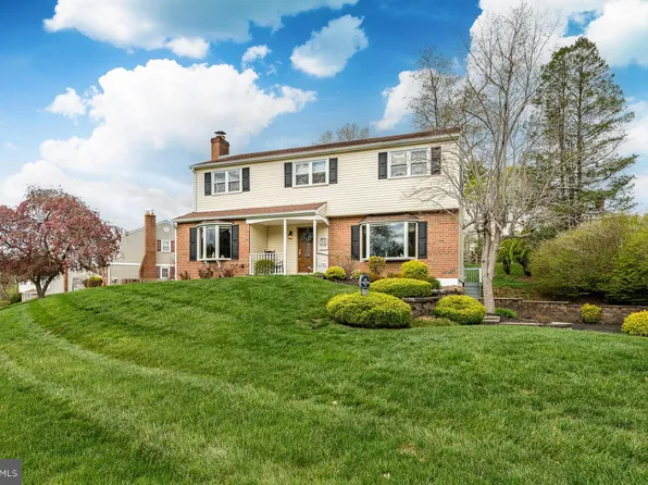 826 Falcon Ln, West Chester, PA 19382