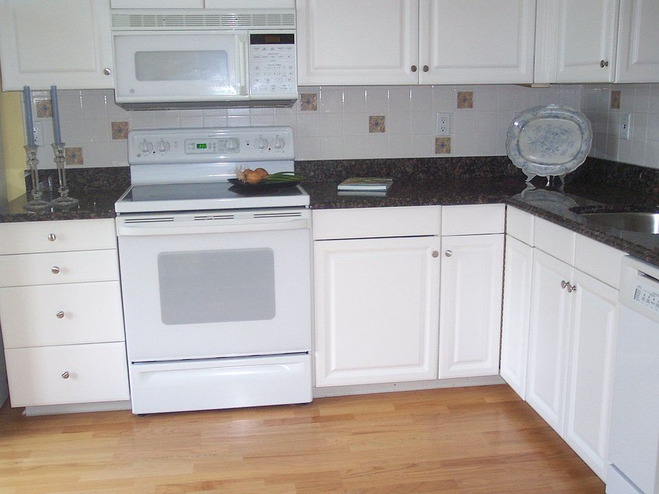 1st image of 303 Twin Brook Ct
