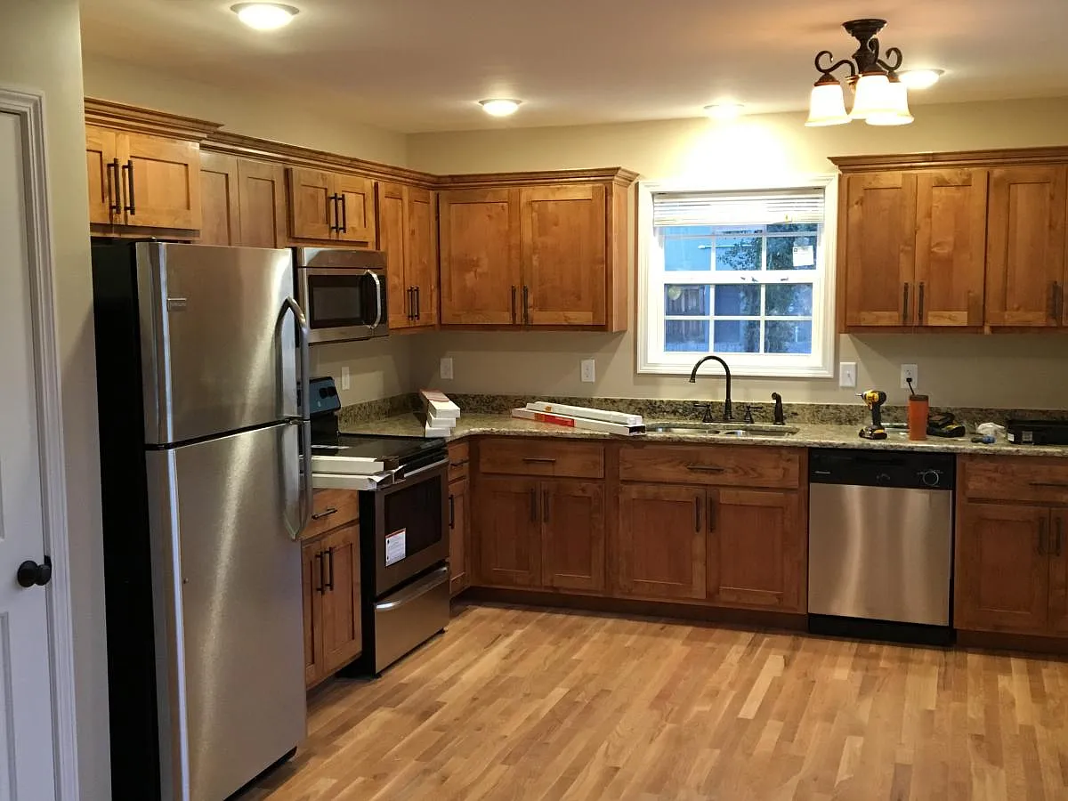 2 bed, 900 sqft, $900 — Photo 2