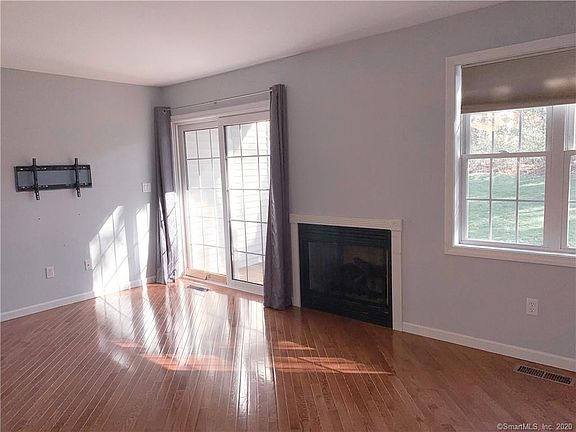4th image of 73 Marjorie Ln #73