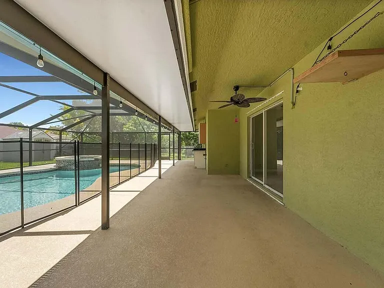 5335 NW Conley Dr — Photo 8