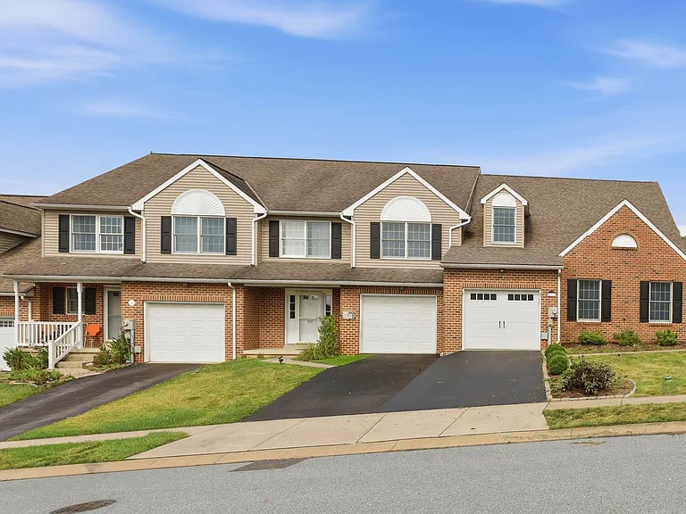 472 Hillside Dr — Photo 7