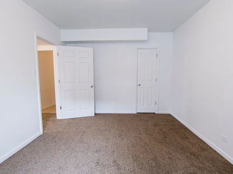 1101 N Lawler Ave — Photo 2