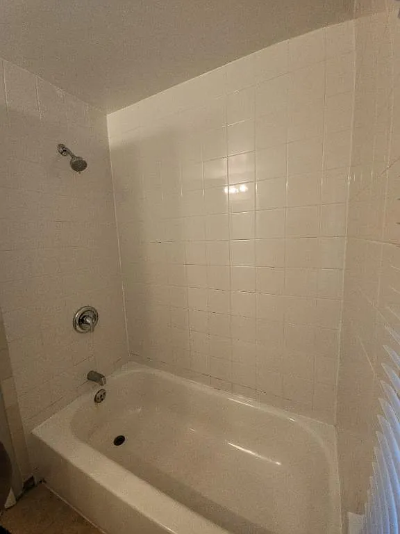3606 E 9th Ave — Photo 2