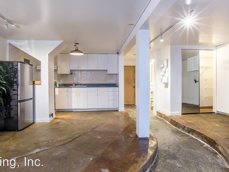 1st image of 8 Gough St #Basement