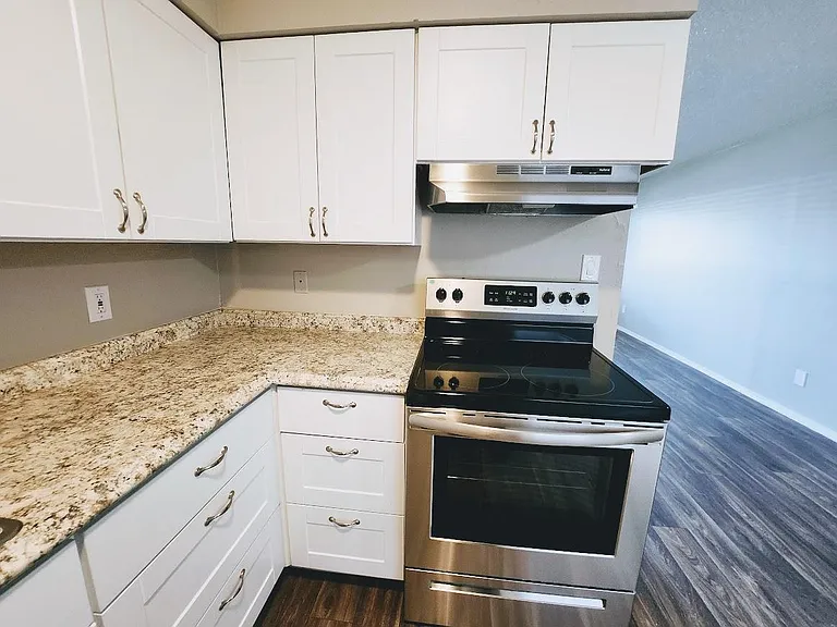 6817 N 17th Ave #4 — Photo 9