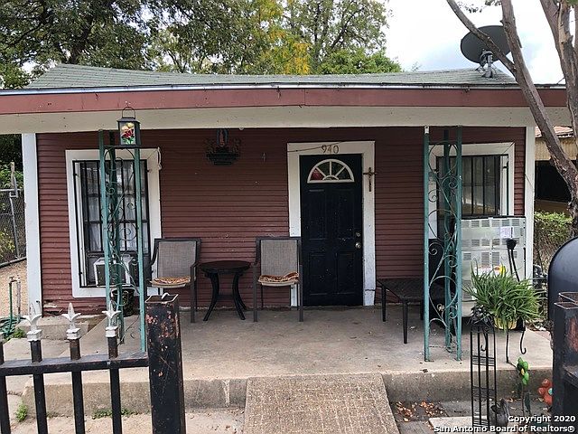 1st image of 940 Delgado St