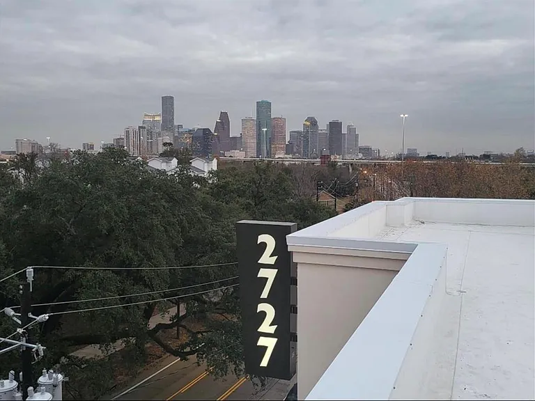 2727 Houston Ave #202 — Photo 26