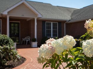 201 Red Oak Dr, Staunton, VA 24401