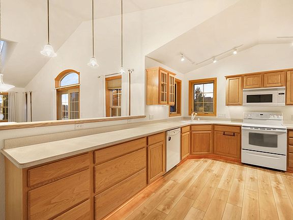 3rd image of 3008 Trenton Dr