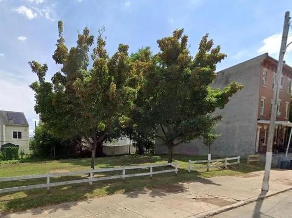 3912 Folsom St, Philadelphia, PA 19104