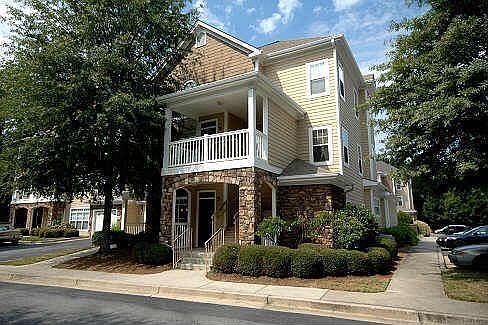 Beautiful Condo in a Great Neighborhood