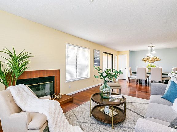 3rd image of 1701 Saddleback Dr