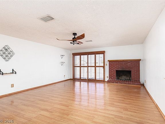 5th image of 2709 Yardley St