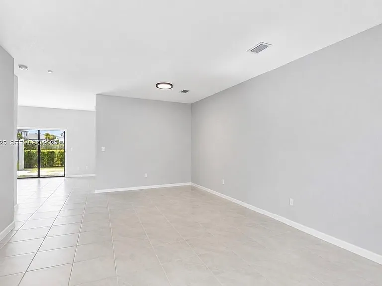 20478 NW 4th Ct #20478 — Photo 3