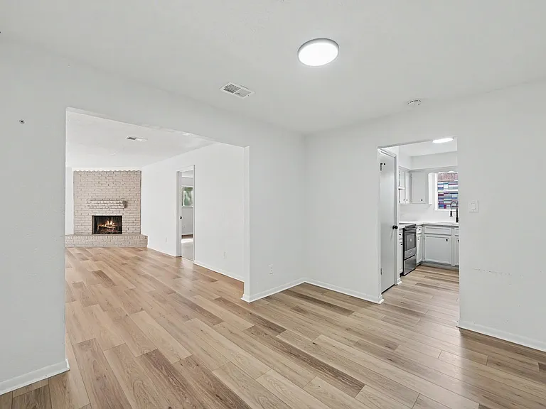 1409 S 3rd St — Photo 7
