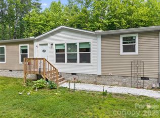 64 Tupper Ln, Hendersonville, NC 28792